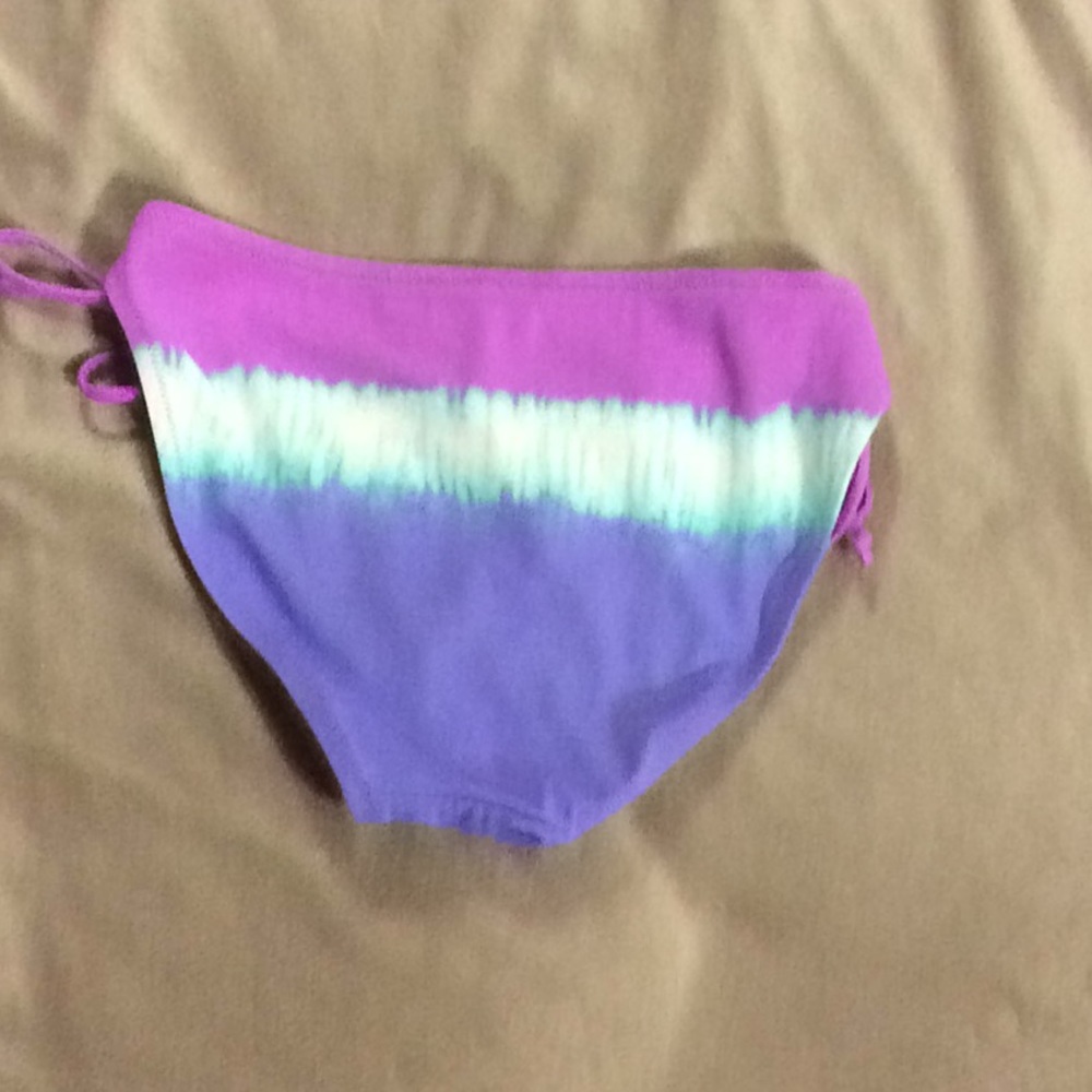 Victoria Secrets bikini bottoms - Picture 4 of 5